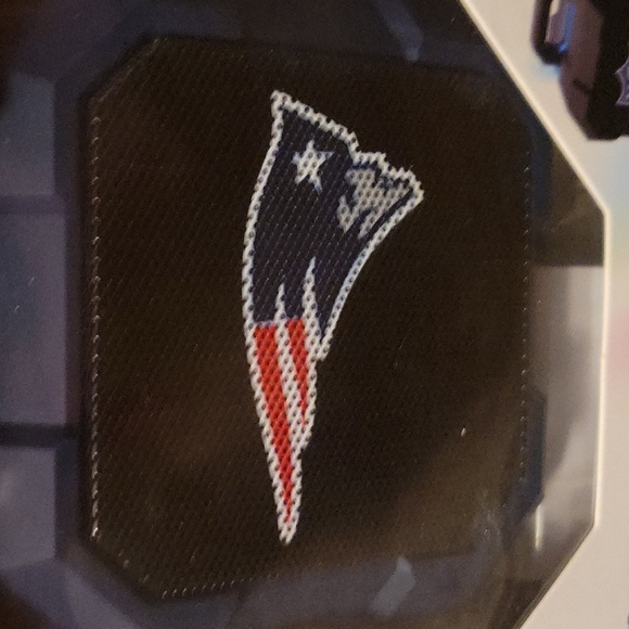 New in Box: NFL New England Patriots Bluetooth Wireless Speaker - Picture 4 of 7
